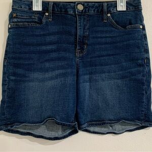 Seven7 Jean Shorts Bermuda in FOREVER (DARK WASH) Colorful Back Pockets Retro 10